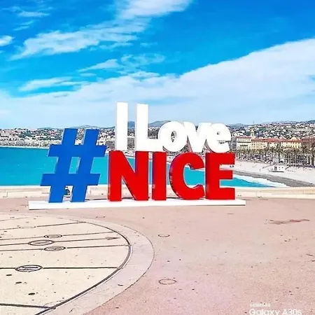 Hyper Center - Superb - Cozy - Wifi Lägenhet